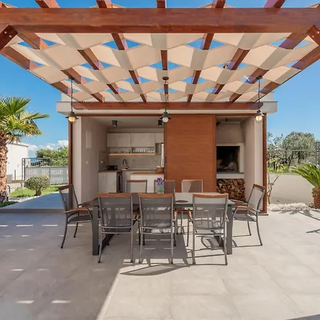 Awesome In With House Sea View Casa vacanze