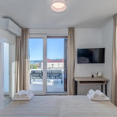 Awesome In With House Sea View *