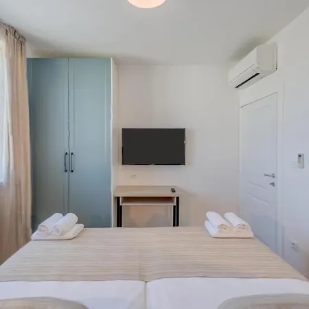 Awesome In With House Sea View Casa vacanze Plano